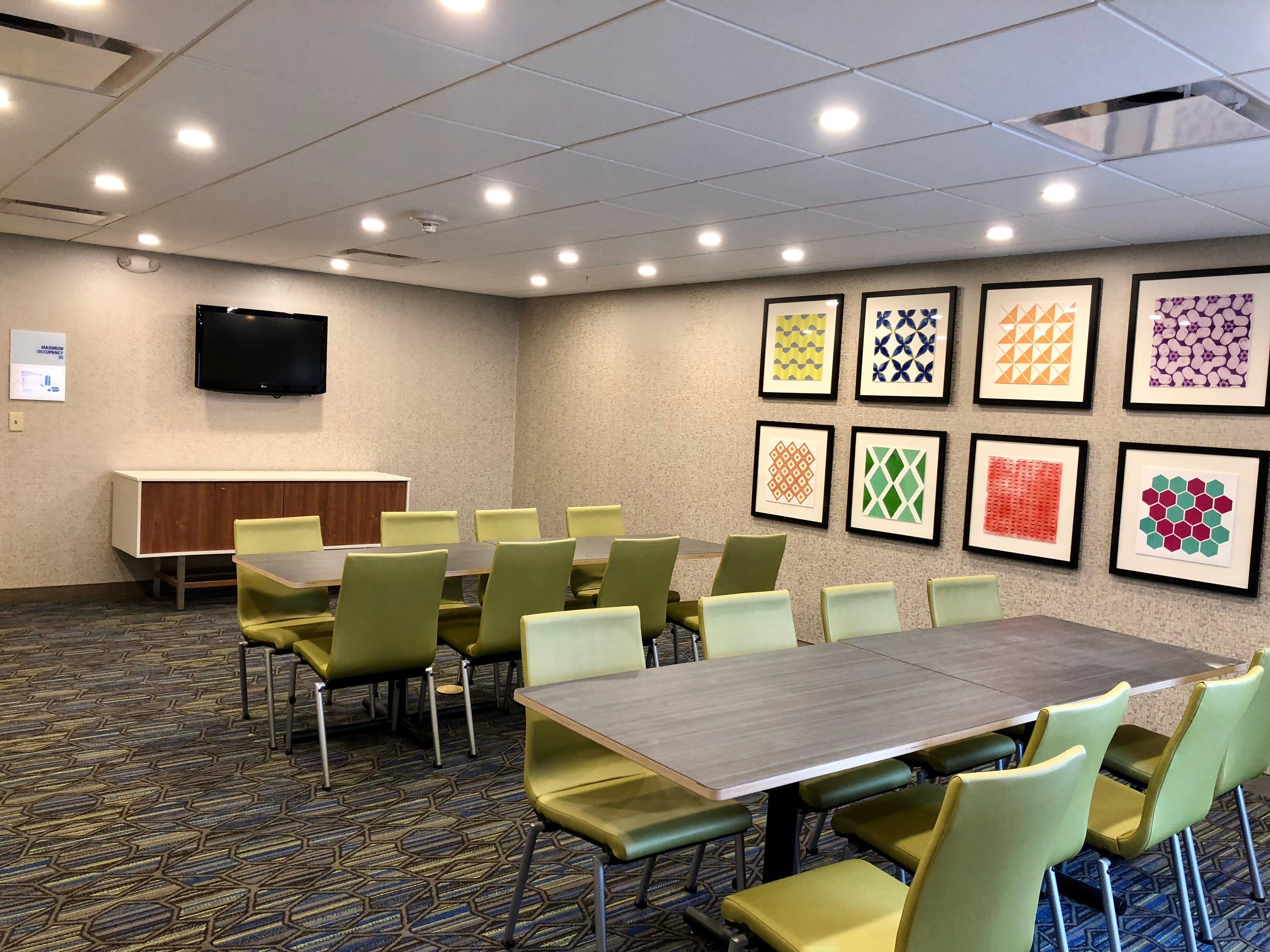 Holiday Inn Express Great Barrington By Ihg Exterior photo