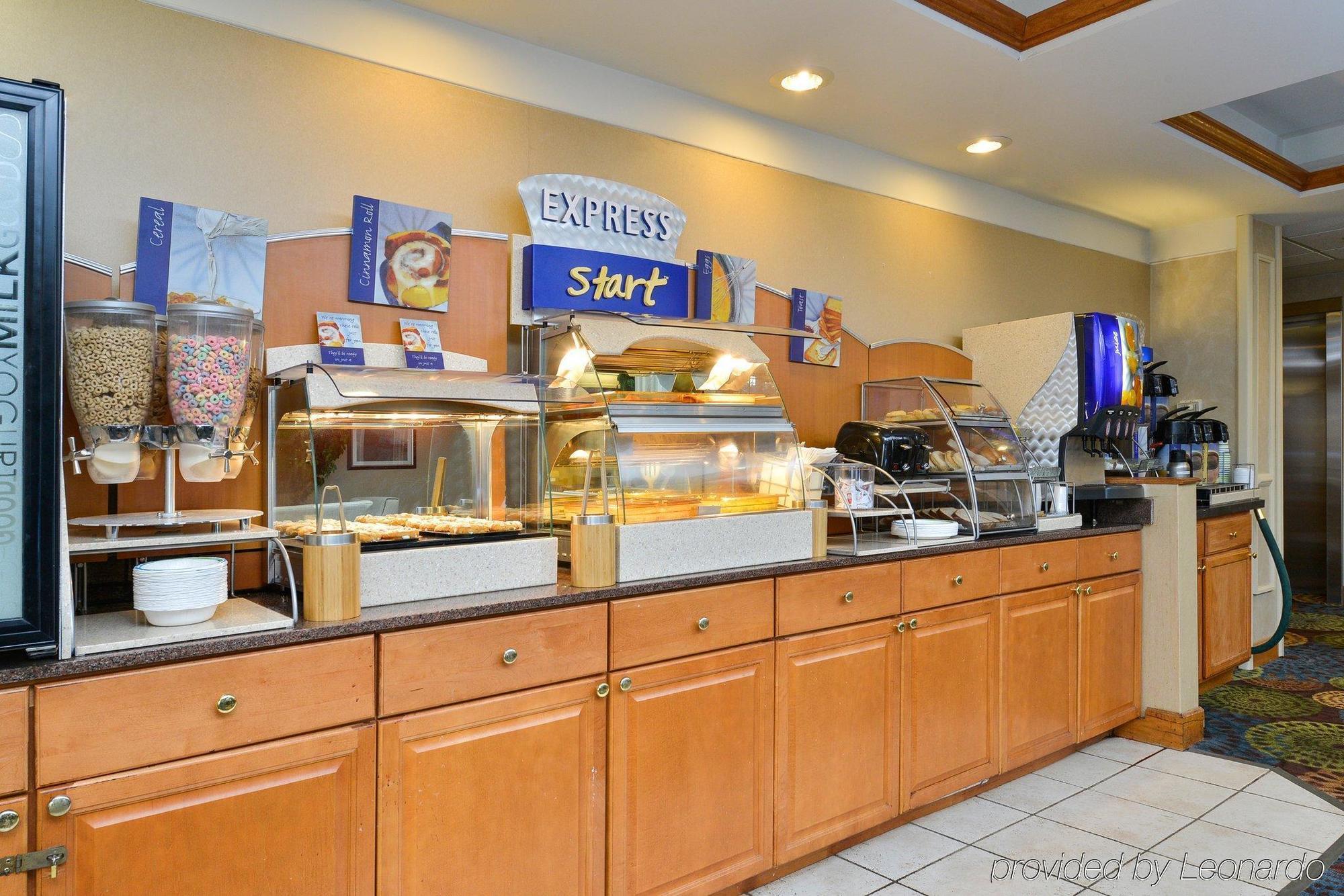 Holiday Inn Express Great Barrington By Ihg Exterior photo