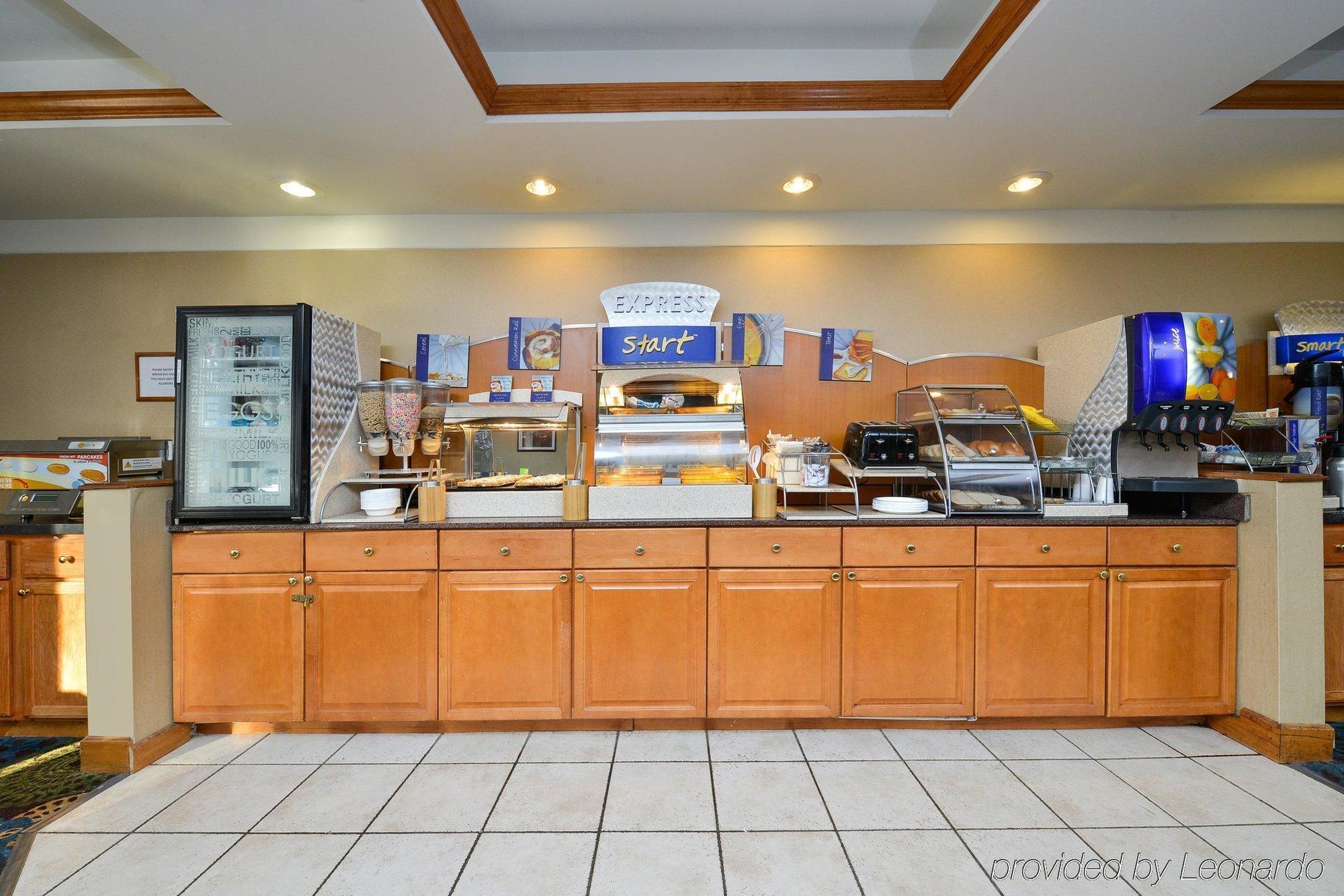 Holiday Inn Express Great Barrington By Ihg Exterior photo