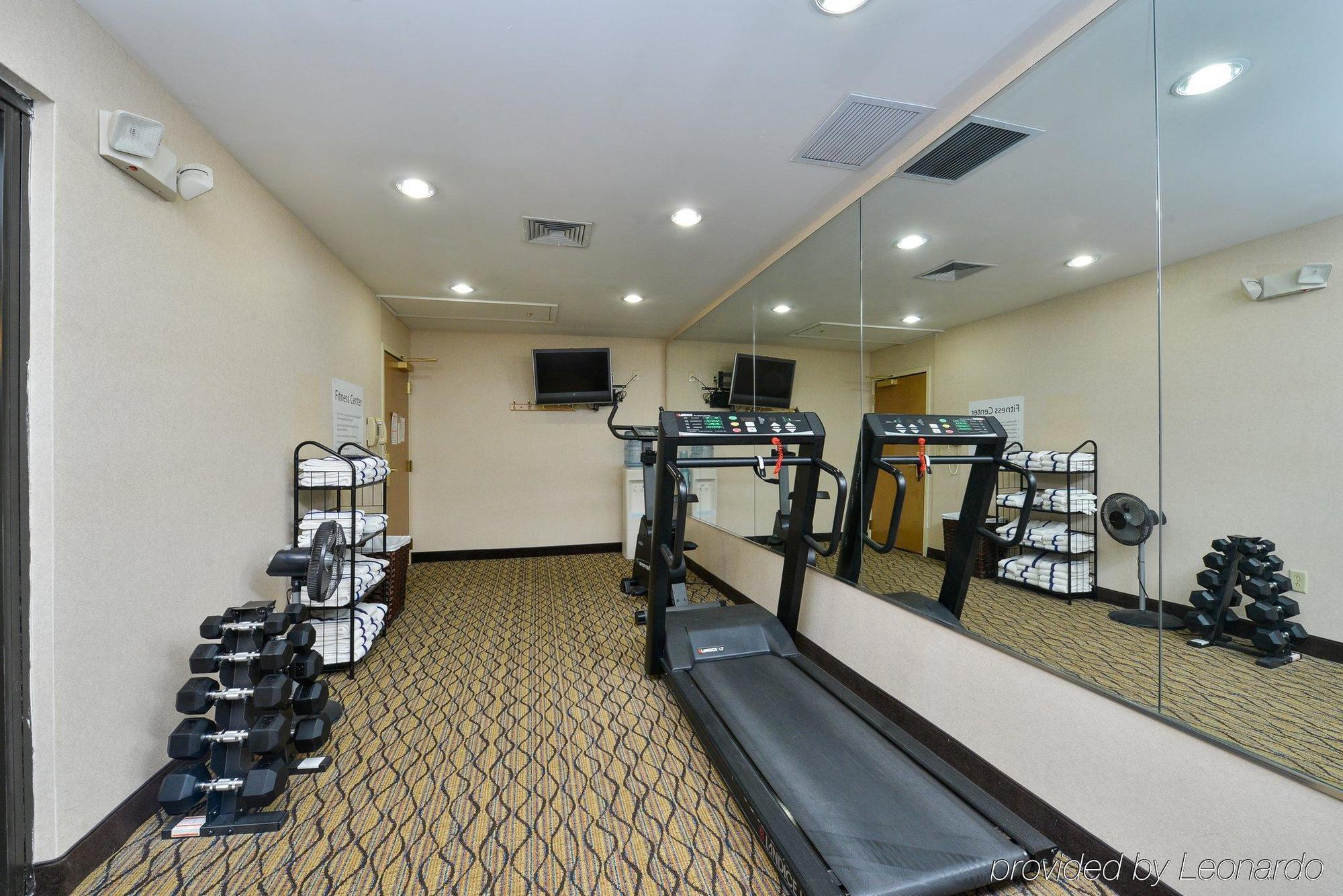 Holiday Inn Express Great Barrington By Ihg Exterior photo